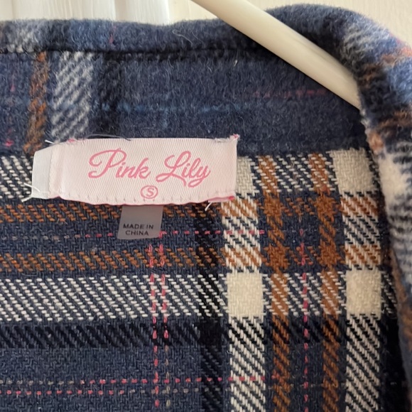 Pink Lily “Meet You Outside” Navy shacket - Picture 6 of 7
